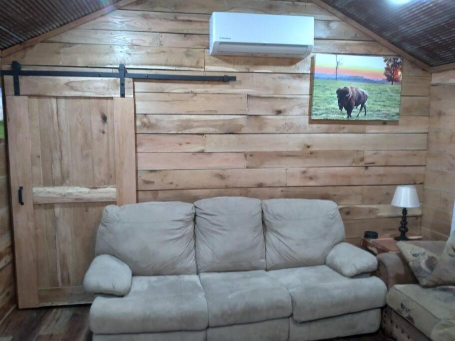 Cabin With A Tree House On A Buffalo Farm . Marshall Exterior photo